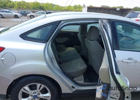 2013 Ford Focus Se z USA, uszkodzony, nr VIN 1FADP3F2XDL193629